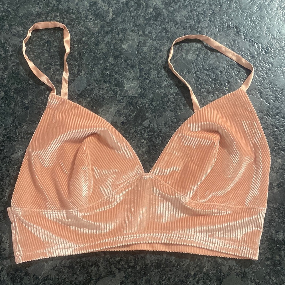 Victories secret bra size medium